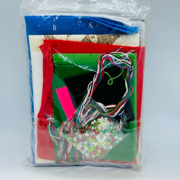 Design Works SOCK MONKEY Felt Embroidery Stocking Kit 18 Inch Stocking #5241 NOS - Picture 6 of 8